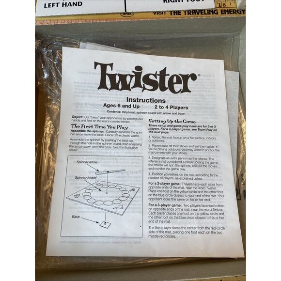 Hasbro Milton Bradley 1997 Edition VINAGE TWISTER Family Board Game NEVER USED - Picture 5 of 7